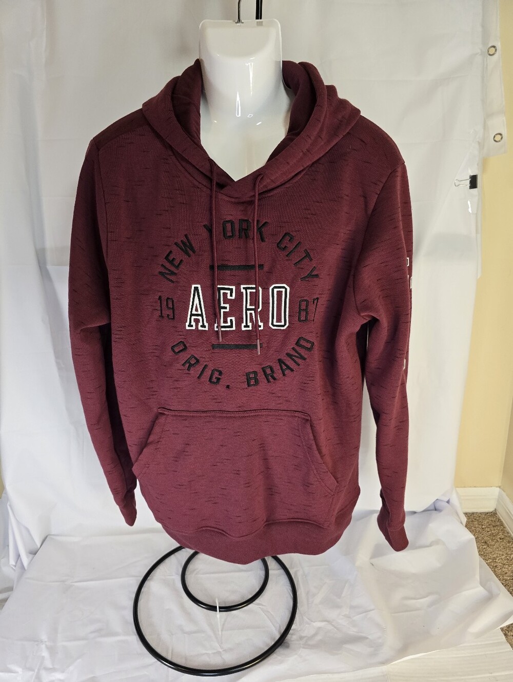 Aeropostale Men's XL Maroon Pullover Hoodie Aero 1987 NYC Graphic Fleece